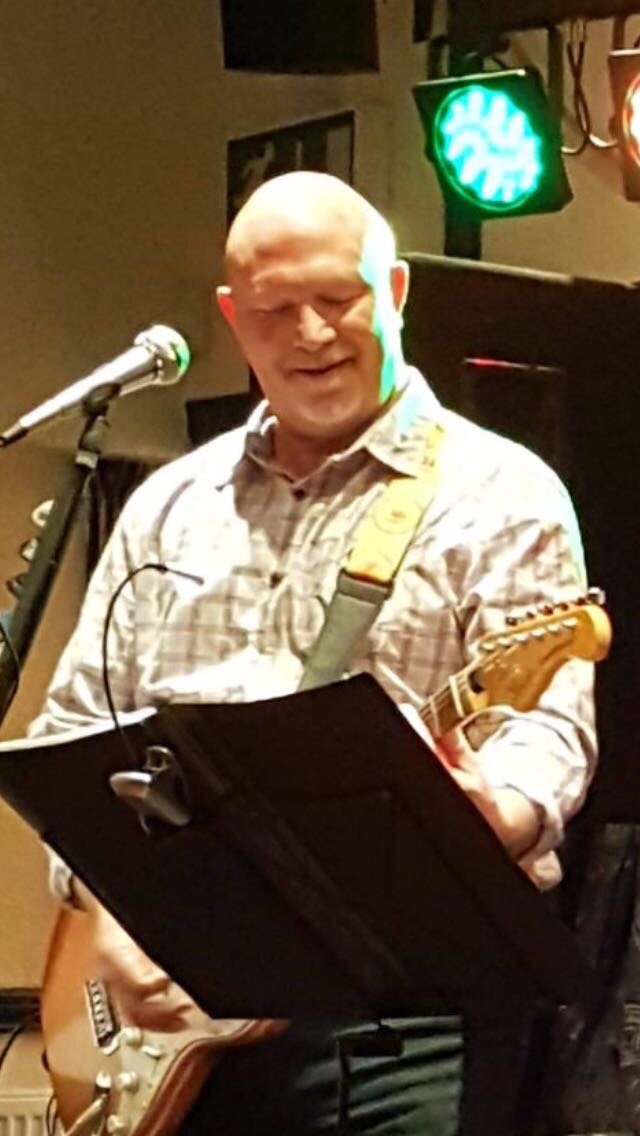 attater-martin-bate-chairty-derian-house-gig